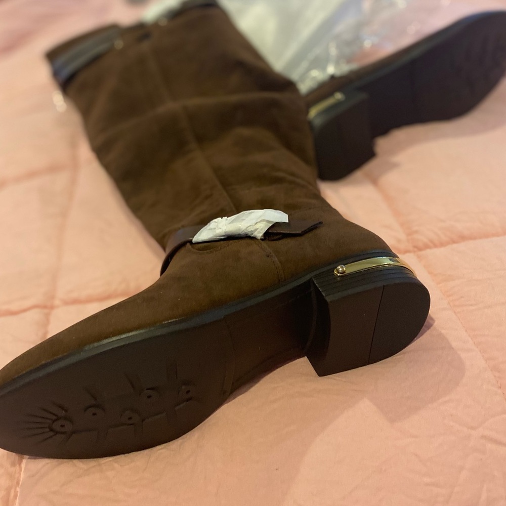 Boots - Picture 2 of 4
